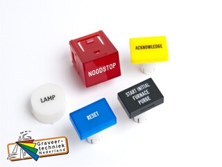 Lens - drukknop gravure merk bv EAO